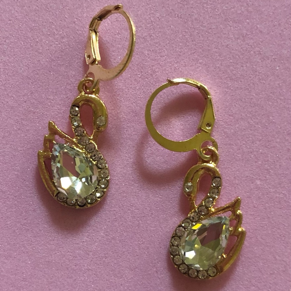 NWT Swan Teardrop Crystal Drop Earrings - Women Jewelry